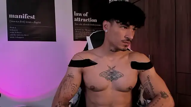 Snapshot of Thomas_Fit1 chatting on 02-12-26, 07:42 Thomas Fit1 online show from 02-12-26, 07:42