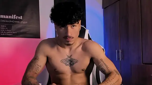 Snapshot of Thomas_Fit1 chatting on 02-28-26, 02:23 Thomas Fit1 online show from 02-28-26, 02:23