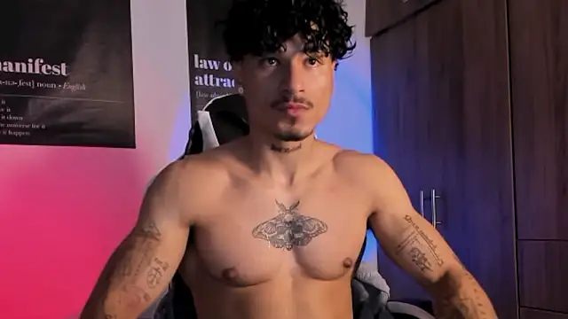 Snapshot of Thomas_Fit1 chatting on 03-05-26, 04:08 Thomas Fit1 online show from 03-05-26, 04:08