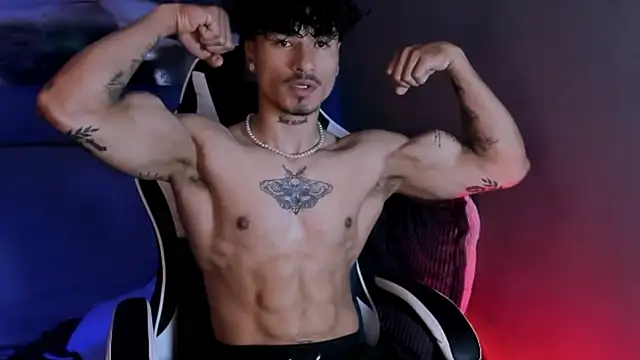 Snapshot of Thomas_Fit1 chatting on 03-25-26, 06:36 Thomas Fit1 online show from 03-25-26, 06:36