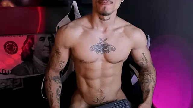 Snapshot of Thomas_Fit1 chatting on 03-27-26, 06:52 Thomas Fit1 online show from 03-27-26, 06:52