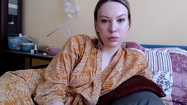 Snapshot of Scarlettford chatting on 01-15-25, 09:45 Scarlettford online show from 01-15-25, 09:45