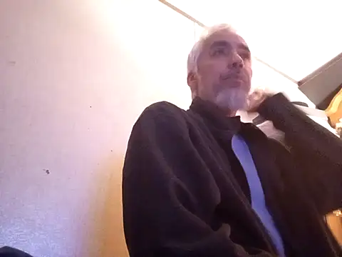 Xoc8  online show from 09-24-25, 04:27