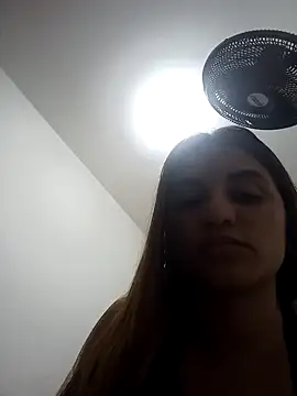 Snapshot of AnthonelaDuque chatting on 01-17-25, 12:42 AnthonelaDuque online show from 01-17-25, 12:42