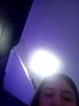 Snapshot of AnthonelaDuque chatting on 02-12-25, 12:01 AnthonelaDuque online show from 02-12-25, 12:01