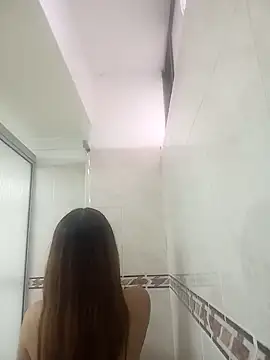 Snapshot of AnthonelaDuque chatting on 02-14-25, 11:53 AnthonelaDuque online show from 02-14-25, 11:53