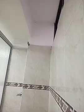 Snapshot of AnthonelaDuque chatting on 02-18-25, 11:44 AnthonelaDuque online show from 02-18-25, 11:44