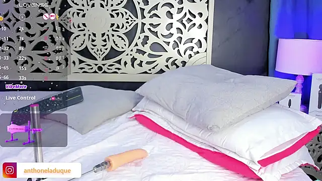 Snapshot of AnthonelaDuque chatting on 02-23-25, 03:08 AnthonelaDuque online show from 02-23-25, 03:08