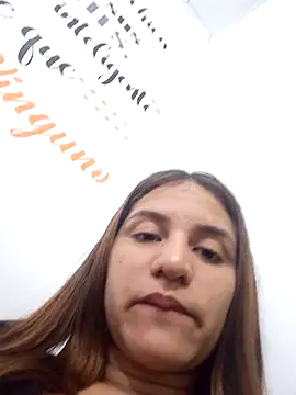 Snapshot of AnthonelaDuque chatting on 03-06-25, 07:43 AnthonelaDuque online show from 03-06-25, 07:43