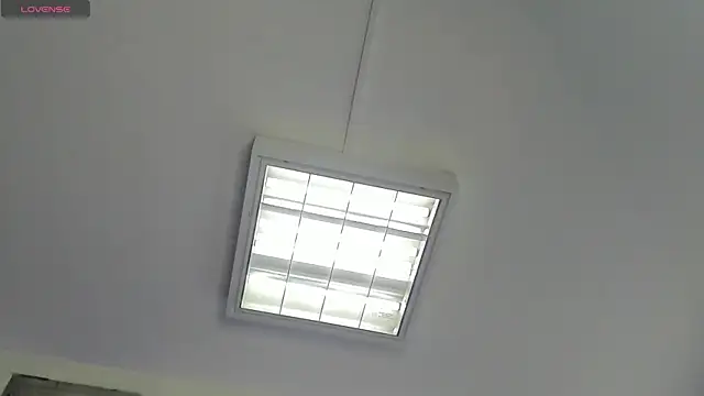 Snapshot of AnthonelaDuque chatting on 09-28-25, 11:48 AnthonelaDuque online show from 09-28-25, 11:48