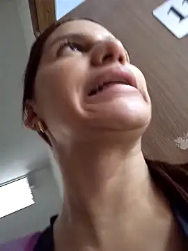 Snapshot of AnthonelaDuque chatting on 10-06-25, 11:40 AnthonelaDuque online show from 10-06-25, 11:40