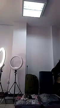 Snapshot of AnthonelaDuque chatting on 11-04-25, 11:31 AnthonelaDuque online show from 11-04-25, 11:31