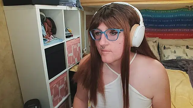 Snapshot of TransCayenne chatting on 12-24-24, 08:49 TransCayenne online show from 12-24-24, 08:49