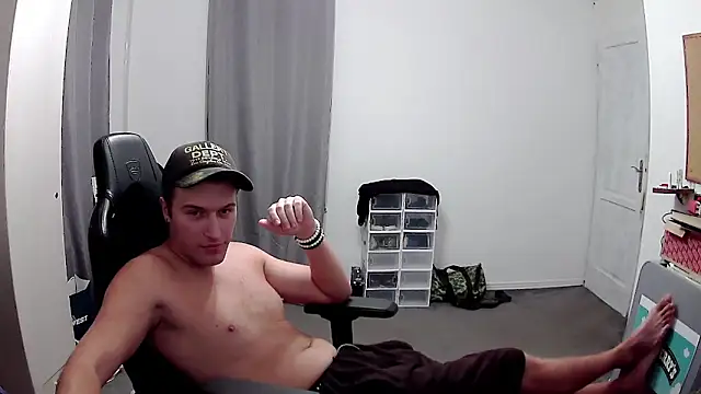 Snapshot of PKrisztian chatting on 10-01-25, 04:57 PKrisztian online show from 10-01-25, 04:57