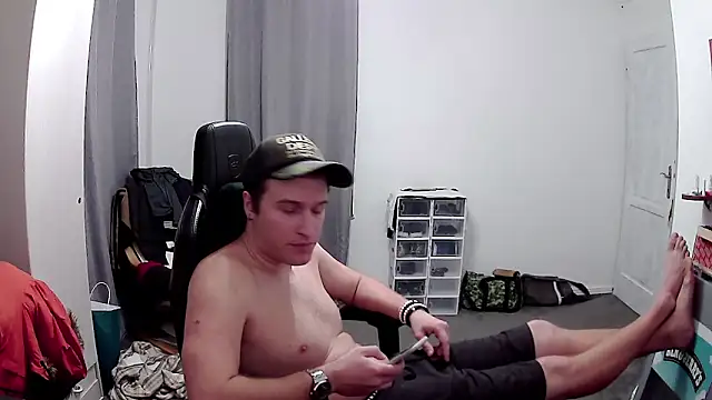 Snapshot of PKrisztian chatting on 05-11-26, 11:02 PKrisztian online show from 05-11-26, 11:02