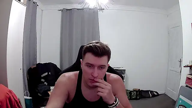 Snapshot of PKrisztian chatting on 05-22-26, 08:47 PKrisztian online show from 05-22-26, 08:47
