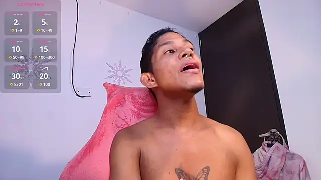 Snapshot of Palo_santo chatting on 02-20-25, 12:08 Palo santo online show from 02-20-25, 12:08