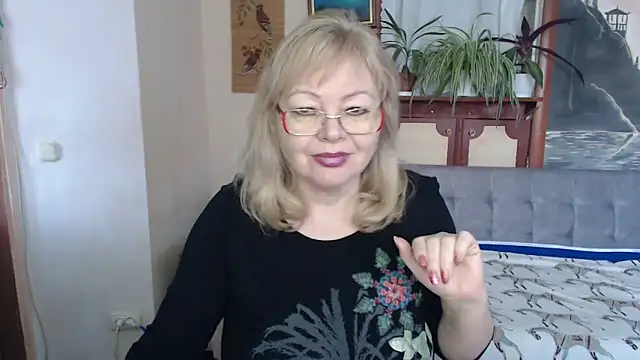 EvelynLoveShy online show from 02-03-26, 11:59