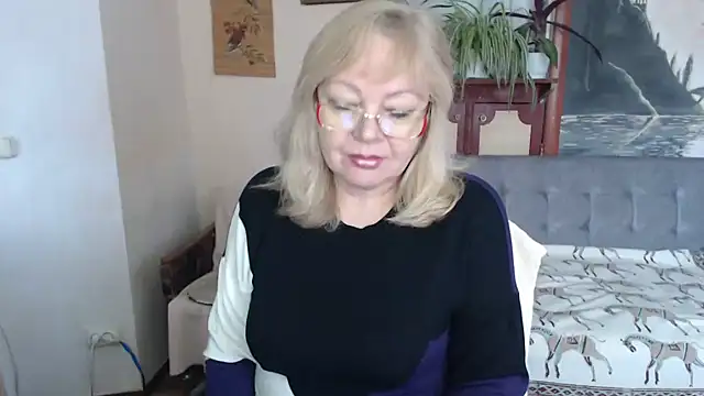 EvelynLoveShy online show from 02-04-26, 11:38