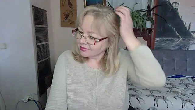 EvelynLoveShy online show from 02-05-26, 01:05