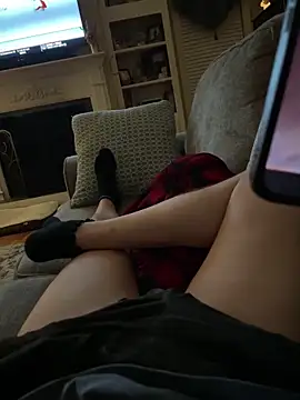 Snapshot of femgui69 chatting on 03-16-26, 09:24 femgui69 online show from 03-16-26, 09:24