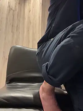 Snapshot of matu050556 chatting on 03-04-26, 10:10 matu050556 online show from 03-04-26, 10:10