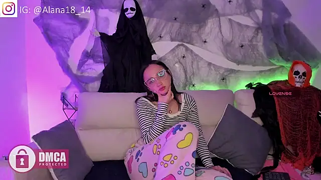 Snapshot of Alana_Pherson chatting on 10-05-25, 08:23 Alana Pherson online show from 10-05-25, 08:23