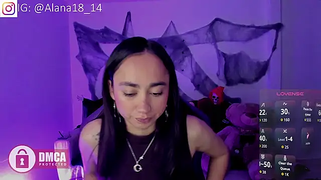 Snapshot of Alana_Pherson chatting on 10-25-25, 08:55 Alana Pherson online show from 10-25-25, 08:55