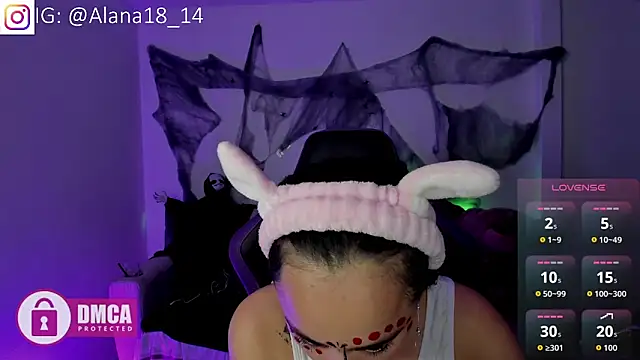 Snapshot of Alana_Pherson chatting on 10-28-25, 12:03 Alana Pherson online show from 10-28-25, 12:03