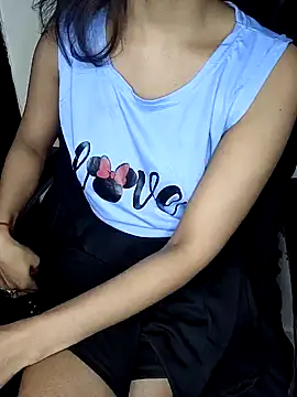 Snapshot of Leeeezzzz_roy chatting on 01-11-25, 07:49 Leeeezzzz roy online show from 01-11-25, 07:49