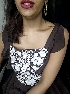 Snapshot of Leeeezzzz_roy chatting on 02-15-25, 08:01 Leeeezzzz roy online show from 02-15-25, 08:01