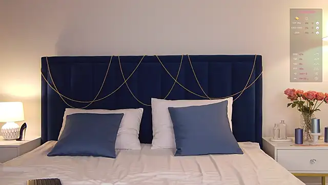 MilaDemies online show from 01-11-25, 04:48