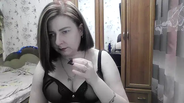 SophieNightAh online show from 12-16-25, 06:24