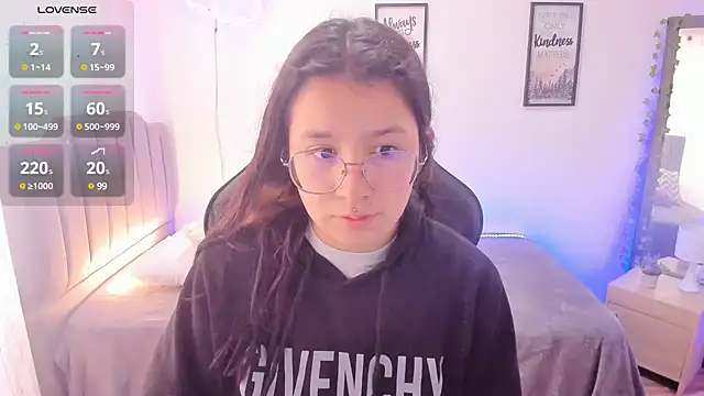 Amy joones online show from 01-11-25, 01:43