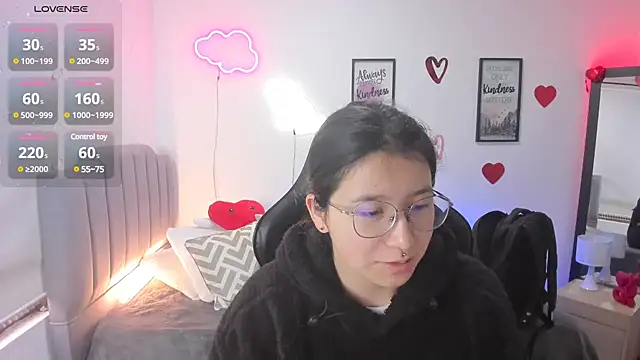 Amy joones online show from 02-21-25, 01:33