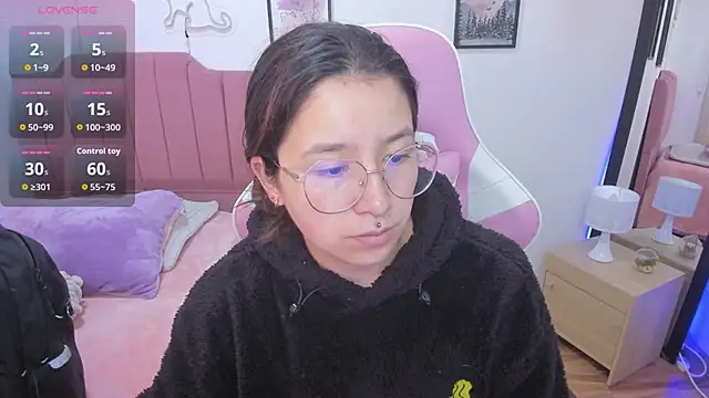 Amy joones online show from 11-19-25, 02:06