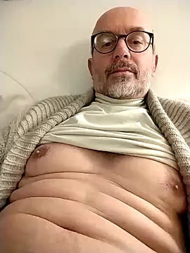 Snapshot of MadProfessor chatting on 12-12-24, 07:04 MadProfessor online show from 12-12-24, 07:04