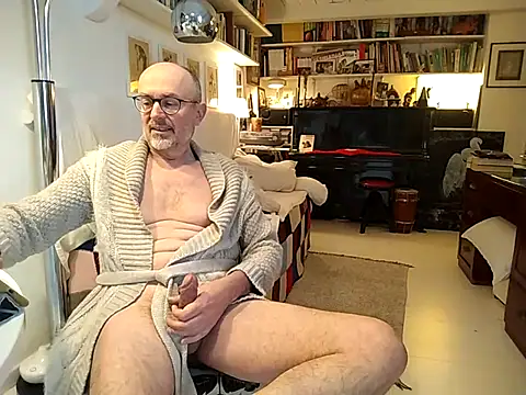 Snapshot of MadProfessor chatting on 03-18-25, 07:30 MadProfessor online show from 03-18-25, 07:30