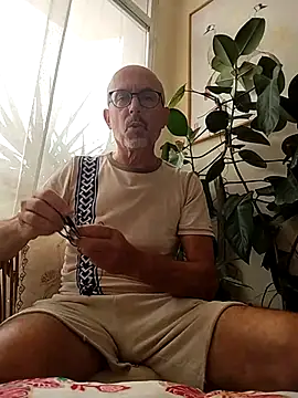 Snapshot of MadProfessor chatting on 09-08-25, 03:55 MadProfessor online show from 09-08-25, 03:55