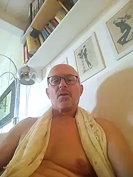 Snapshot of MadProfessor chatting on 09-17-25, 10:17 MadProfessor online show from 09-17-25, 10:17