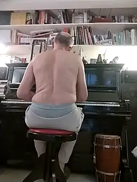 Snapshot of MadProfessor chatting on 11-13-25, 11:20 MadProfessor online show from 11-13-25, 11:20