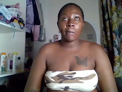 Snapshot of choco_dimples chatting on 01-29-25, 06:18 choco dimples online show from 01-29-25, 06:18
