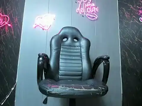 Snapshot of china_black_ chatting on 01-17-25, 03:00 china black online show from 01-17-25, 03:00