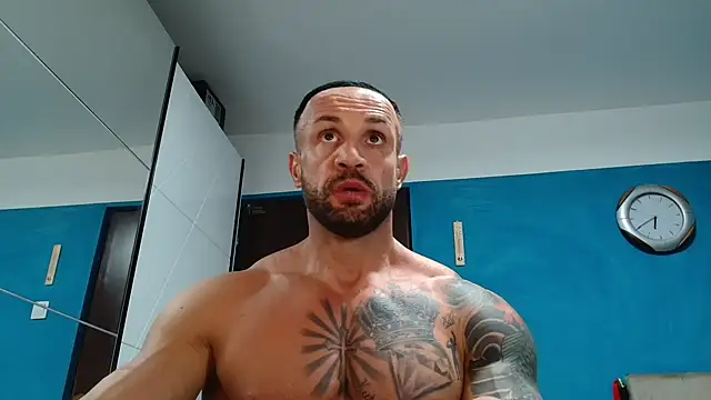 Magnificmuscles89 online show from 10-05-25, 03:43