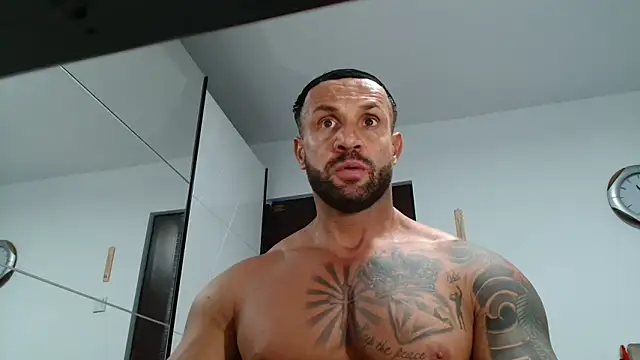 Magnificmuscles89 online show from 05-08-26, 08:14