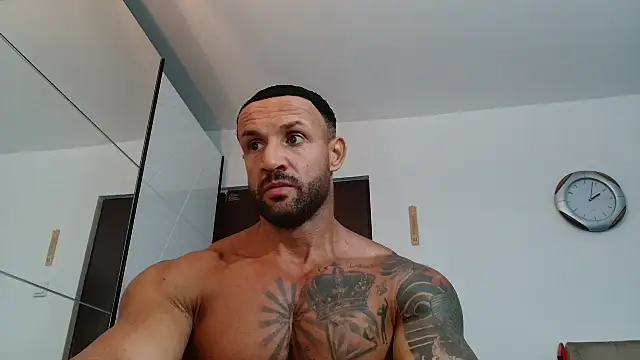 Magnificmuscles89 online show from 06-15-26, 11:01