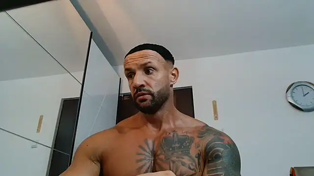 Magnificmuscles89 online show from 06-17-26, 11:01