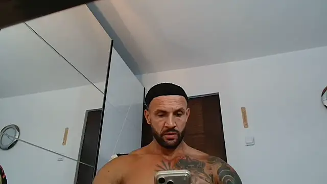 Magnificmuscles89 online show from 06-20-26, 10:40