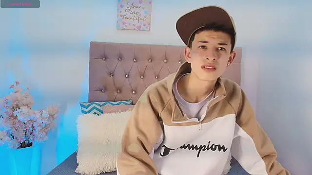 MaikCarver online show from 09-10-25, 01:22