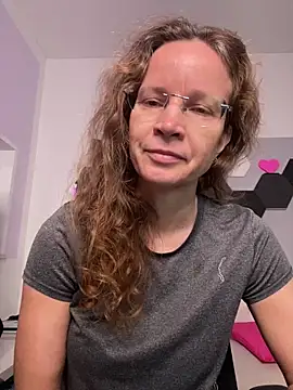 AnnikaRose online show from 12-19-25, 06:42